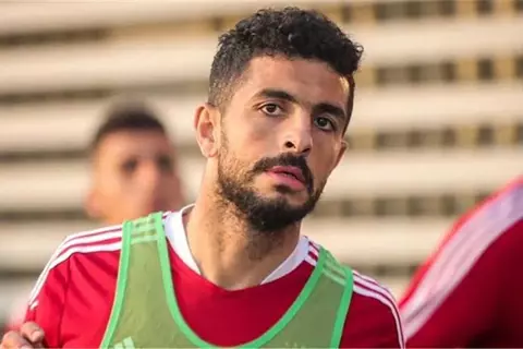 بعد مسيرة حافلة.. أيمن أشرف يعلن اعتزال كرة القدم رسميا
